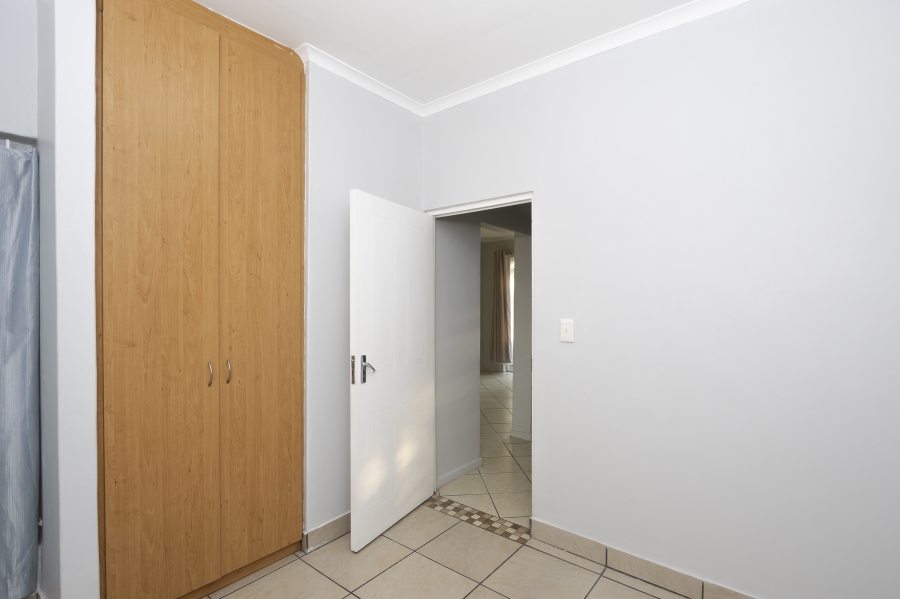 2 Bedroom Property for Sale in Gordons Bay Central Western Cape